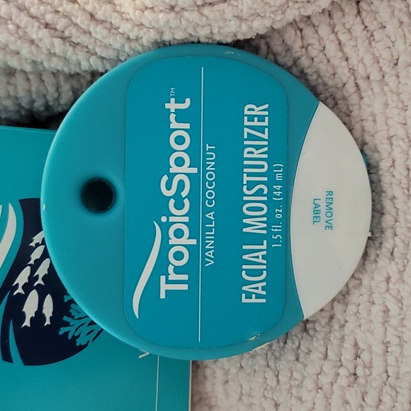 Tropic Sport Replenish Facial Moisturizer - Picture 2 of 9